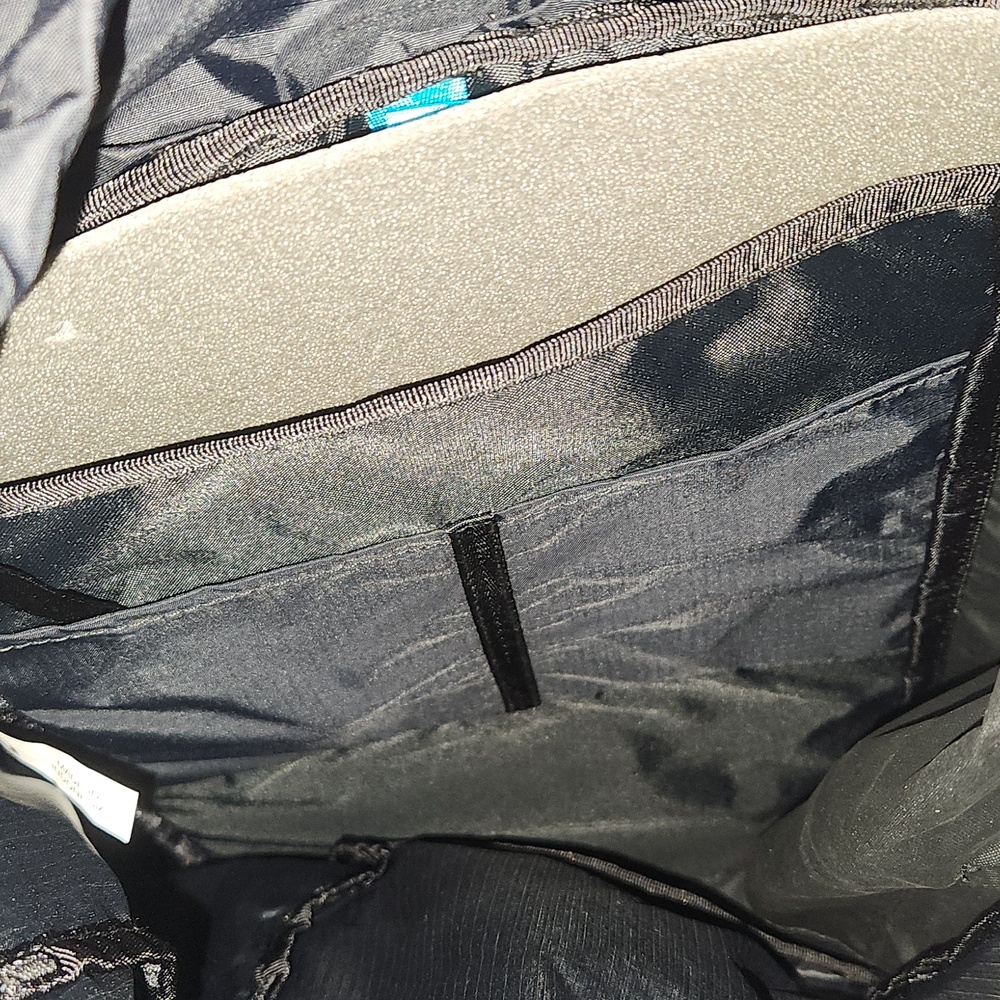 REI Co-op Black Backpack Flash 18 Outside With Pride NWOT - Picture 8 of 8